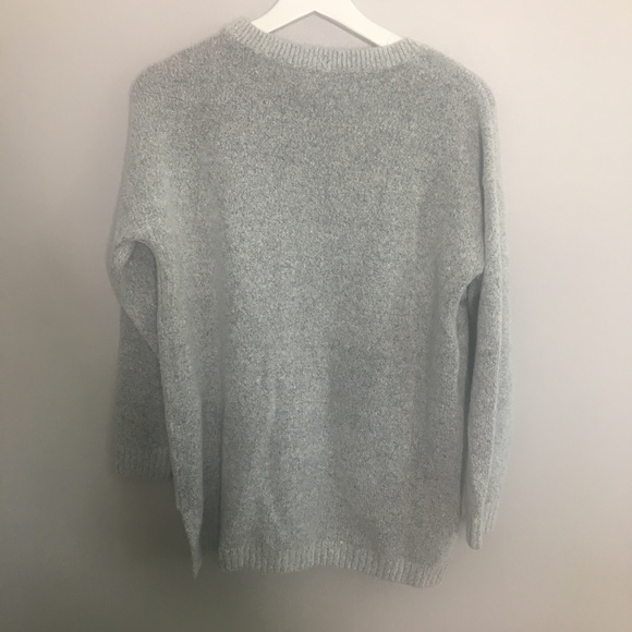 SOLD Lili's Closet Grey Oversized Star Sweater - Picture 5 of 7